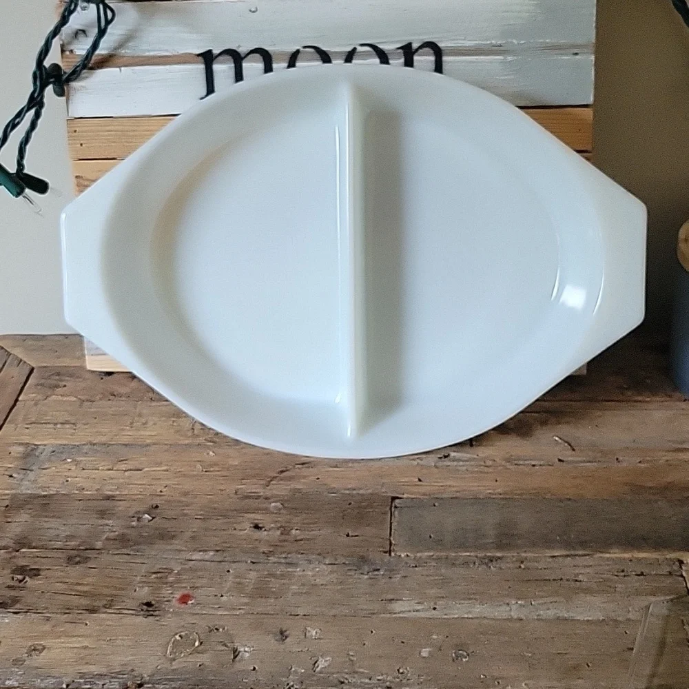 Vintage Pyrex Town And  Country  1.5 Quart Divided Casserole Dish